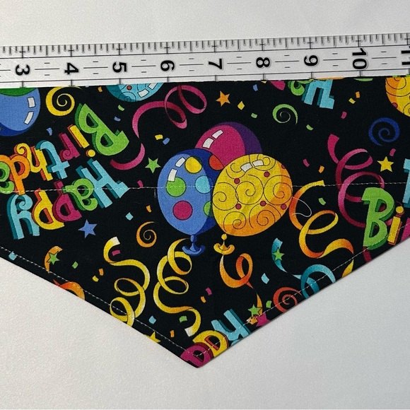 Handmade Pet Birthday Critter Cape - Picture 4 of 7